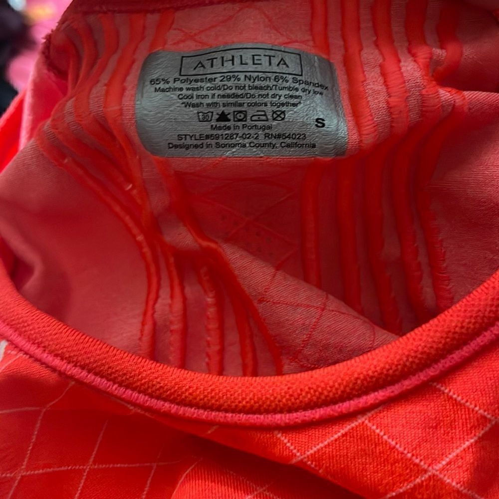 Athleta Finish Fast Line Tee Red It Neon S - Picture 6 of 6